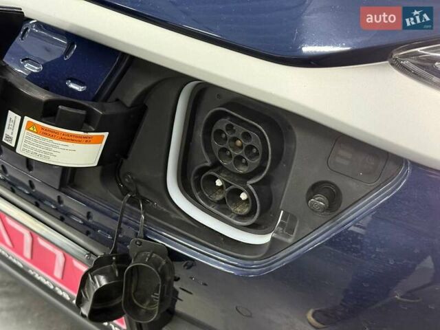 Синий Хендай Kona Electric, объемом двигателя 0 л и пробегом 128 тыс. км за 17625 $, фото 7 на Automoto.ua