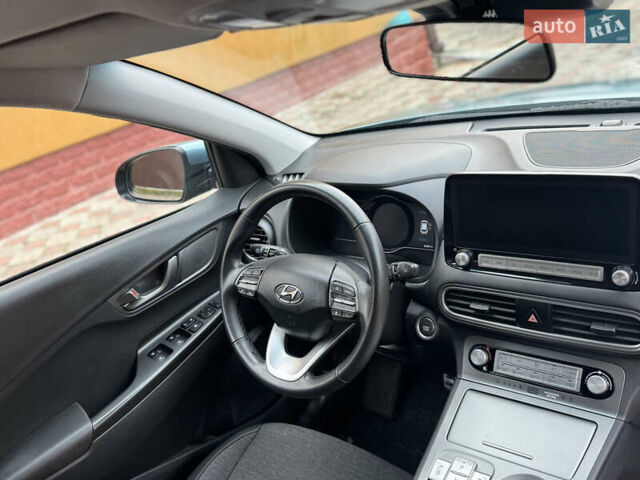 Синий Хендай Kona Electric, объемом двигателя 0 л и пробегом 55 тыс. км за 15800 $, фото 37 на Automoto.ua