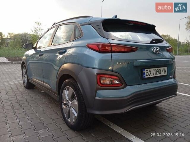 Синий Хендай Kona Electric, объемом двигателя 0 л и пробегом 35 тыс. км за 14850 $, фото 6 на Automoto.ua