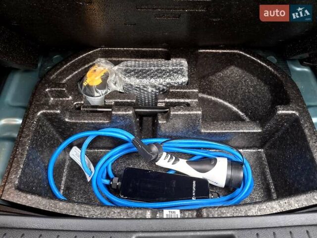 Синий Хендай Kona Electric, объемом двигателя 0 л и пробегом 107 тыс. км за 18400 $, фото 25 на Automoto.ua