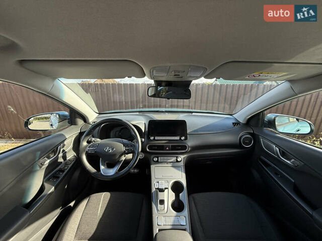 Синий Хендай Kona Electric, объемом двигателя 0 л и пробегом 165 тыс. км за 16800 $, фото 19 на Automoto.ua