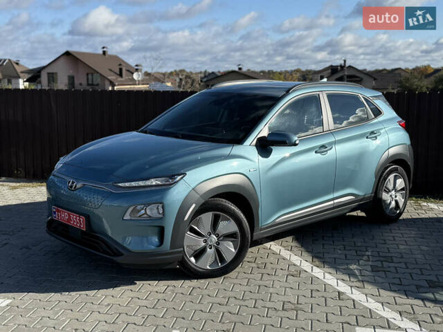 Синий Хендай Kona Electric, объемом двигателя 0 л и пробегом 165 тыс. км за 16800 $, фото 2 на Automoto.ua