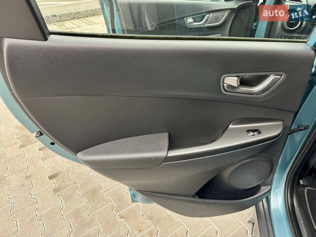 Синий Хендай Kona Electric, объемом двигателя 0 л и пробегом 134 тыс. км за 17800 $, фото 40 на Automoto.ua