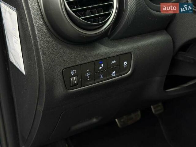 Синий Хендай Kona Electric, объемом двигателя 0 л и пробегом 116 тыс. км за 17604 $, фото 17 на Automoto.ua