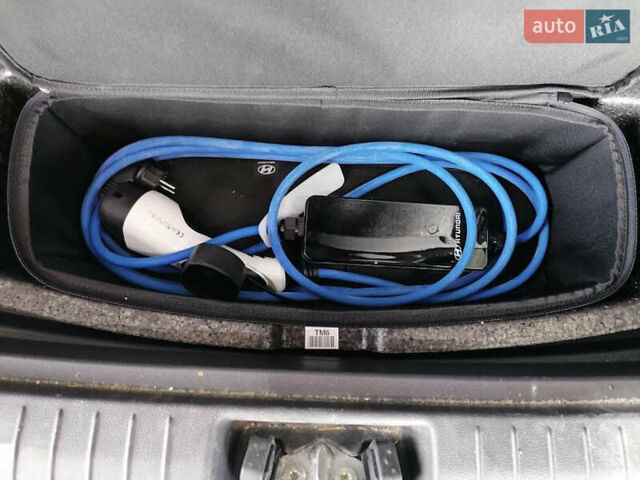 Синий Хендай Kona Electric, объемом двигателя 0 л и пробегом 38 тыс. км за 18800 $, фото 8 на Automoto.ua