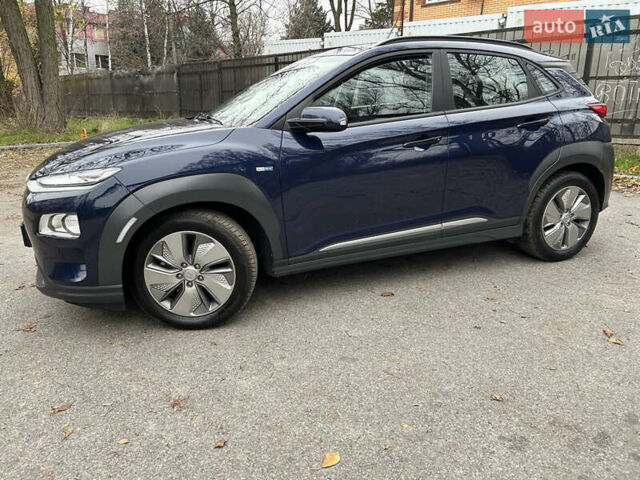 Синий Хендай Kona Electric, объемом двигателя 0 л и пробегом 118 тыс. км за 16780 $, фото 1 на Automoto.ua