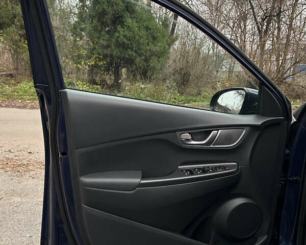 Синий Хендай Kona Electric, объемом двигателя 0 л и пробегом 118 тыс. км за 16780 $, фото 24 на Automoto.ua