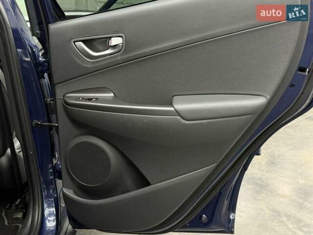 Синий Хендай Kona Electric, объемом двигателя 0 л и пробегом 128 тыс. км за 17625 $, фото 24 на Automoto.ua