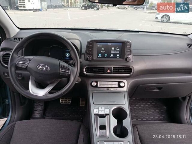 Синий Хендай Kona Electric, объемом двигателя 0 л и пробегом 35 тыс. км за 14850 $, фото 24 на Automoto.ua