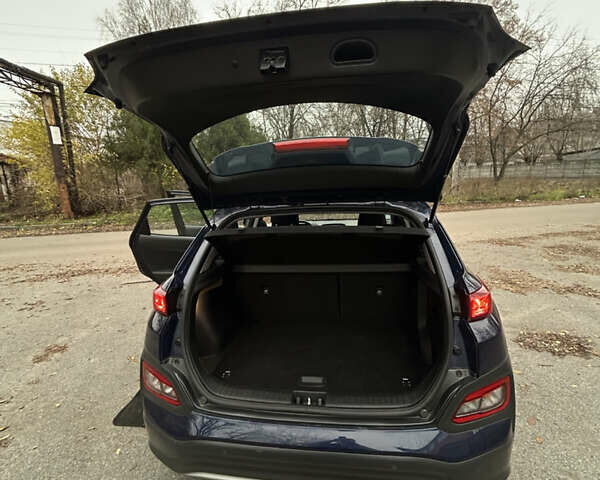 Синий Хендай Kona Electric, объемом двигателя 0 л и пробегом 118 тыс. км за 16780 $, фото 9 на Automoto.ua