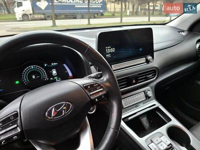 Синий Хендай Kona Electric, объемом двигателя 0 л и пробегом 107 тыс. км за 18400 $, фото 18 на Automoto.ua