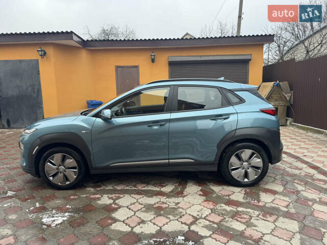 Синий Хендай Kona Electric, объемом двигателя 0 л и пробегом 55 тыс. км за 15800 $, фото 8 на Automoto.ua