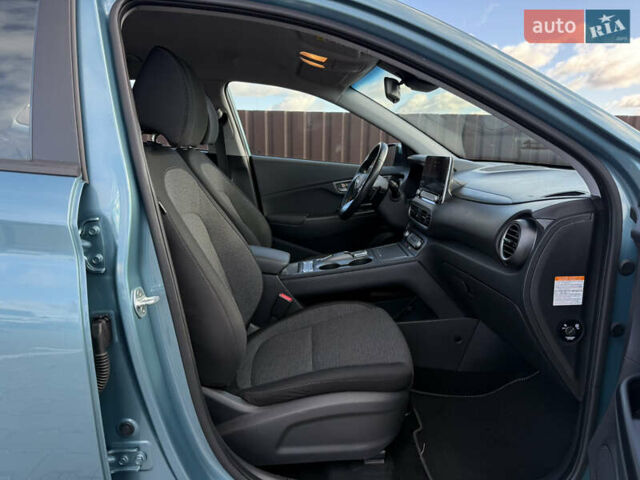 Синий Хендай Kona Electric, объемом двигателя 0 л и пробегом 165 тыс. км за 16800 $, фото 16 на Automoto.ua