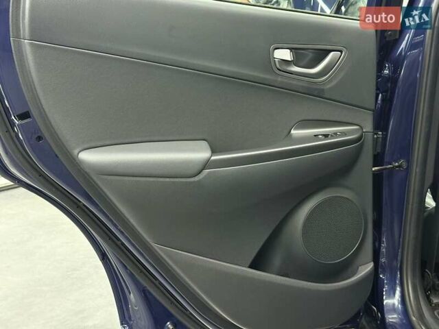 Синий Хендай Kona Electric, объемом двигателя 0 л и пробегом 116 тыс. км за 17604 $, фото 28 на Automoto.ua