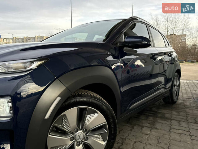 Синий Хендай Kona Electric, объемом двигателя 0 л и пробегом 65 тыс. км за 18500 $, фото 31 на Automoto.ua