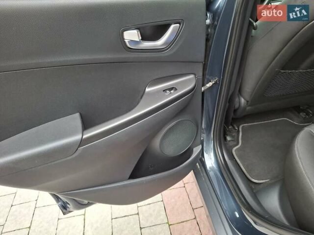 Синий Хендай Kona Electric, объемом двигателя 0 л и пробегом 110 тыс. км за 19200 $, фото 26 на Automoto.ua