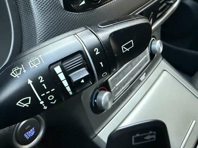 Синій Хендай Kona Electric, об'ємом двигуна 0 л та пробігом 74 тис. км за 16950 $, фото 73 на Automoto.ua