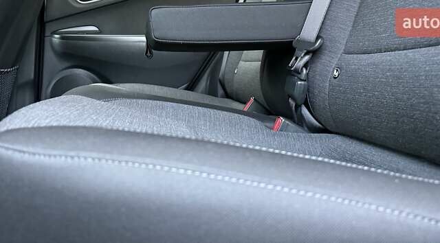 Синій Хендай Kona Electric, об'ємом двигуна 0 л та пробігом 74 тис. км за 16950 $, фото 85 на Automoto.ua