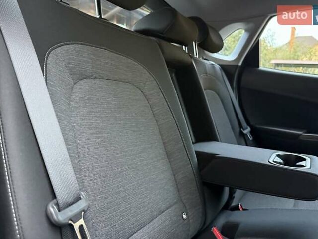 Синій Хендай Kona Electric, об'ємом двигуна 0 л та пробігом 74 тис. км за 16950 $, фото 105 на Automoto.ua