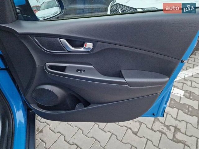 Синий Хендай Kona Electric, объемом двигателя 0 л и пробегом 95 тыс. км за 16600 $, фото 42 на Automoto.ua