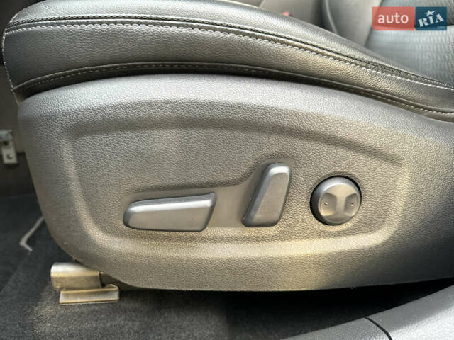 Синий Хендай Kona Electric, объемом двигателя 0 л и пробегом 65 тыс. км за 18500 $, фото 74 на Automoto.ua