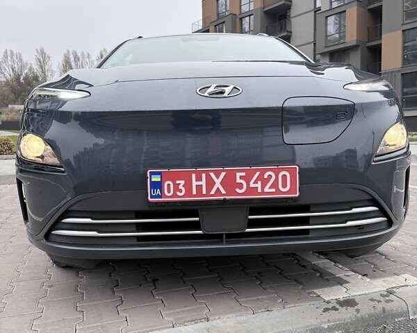 Синий Хендай Kona Electric, объемом двигателя 0 л и пробегом 60 тыс. км за 16300 $, фото 2 на Automoto.ua
