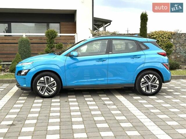 Синий Хендай Kona Electric, объемом двигателя 0 л и пробегом 49 тыс. км за 19950 $, фото 67 на Automoto.ua