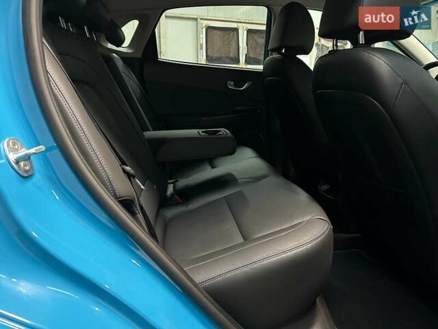 Синій Хендай Kona Electric, об'ємом двигуна 0 л та пробігом 69 тис. км за 22900 $, фото 88 на Automoto.ua