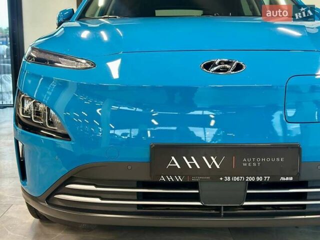 Синий Хендай Kona Electric, объемом двигателя 0 л и пробегом 31 тыс. км за 17700 $, фото 2 на Automoto.ua