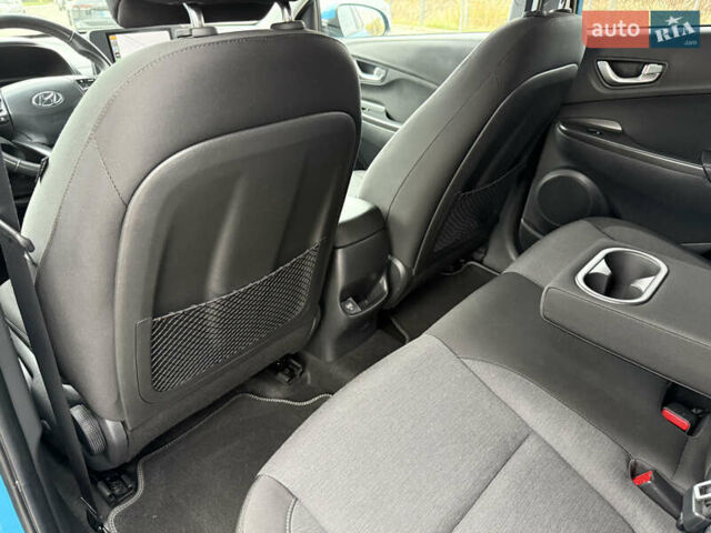 Синий Хендай Kona Electric, объемом двигателя 0 л и пробегом 50 тыс. км за 16500 $, фото 18 на Automoto.ua