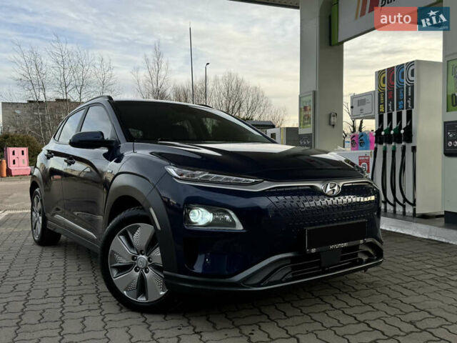 Синий Хендай Kona Electric, объемом двигателя 0 л и пробегом 65 тыс. км за 18500 $, фото 1 на Automoto.ua