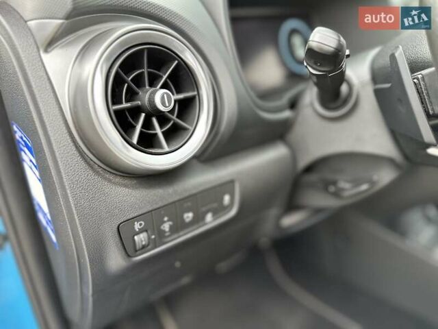 Синий Хендай Kona Electric, объемом двигателя 0 л и пробегом 49 тыс. км за 19950 $, фото 101 на Automoto.ua