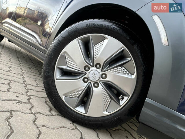 Синий Хендай Kona Electric, объемом двигателя 0 л и пробегом 65 тыс. км за 18500 $, фото 13 на Automoto.ua