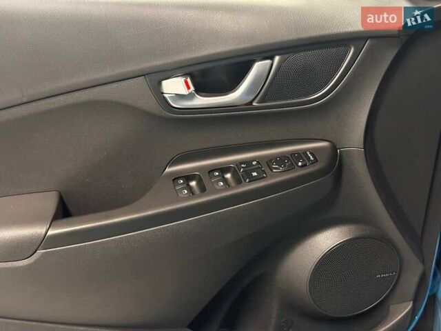 Синий Хендай Kona Electric, объемом двигателя 0 л и пробегом 31 тыс. км за 17700 $, фото 12 на Automoto.ua