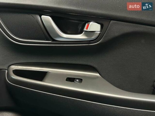 Синій Хендай Kona Electric, об'ємом двигуна 0 л та пробігом 69 тис. км за 22900 $, фото 93 на Automoto.ua