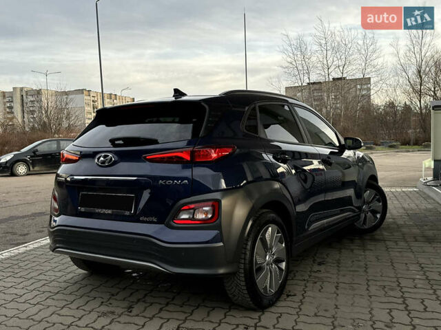 Синий Хендай Kona Electric, объемом двигателя 0 л и пробегом 65 тыс. км за 18500 $, фото 59 на Automoto.ua