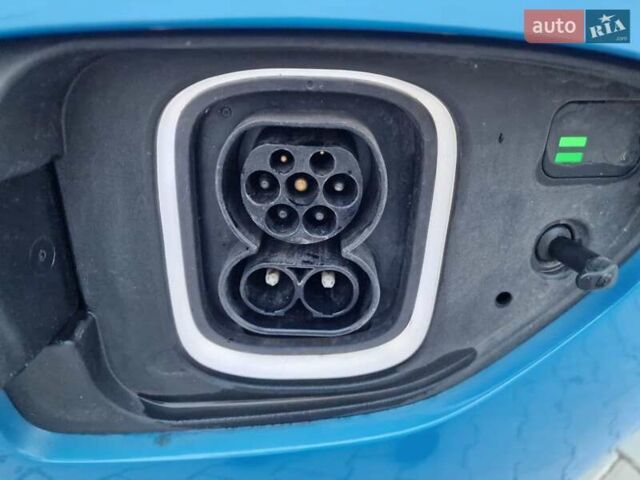 Синий Хендай Kona Electric, объемом двигателя 0 л и пробегом 95 тыс. км за 16600 $, фото 4 на Automoto.ua