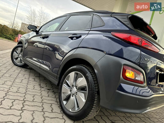 Синий Хендай Kona Electric, объемом двигателя 0 л и пробегом 65 тыс. км за 18500 $, фото 52 на Automoto.ua