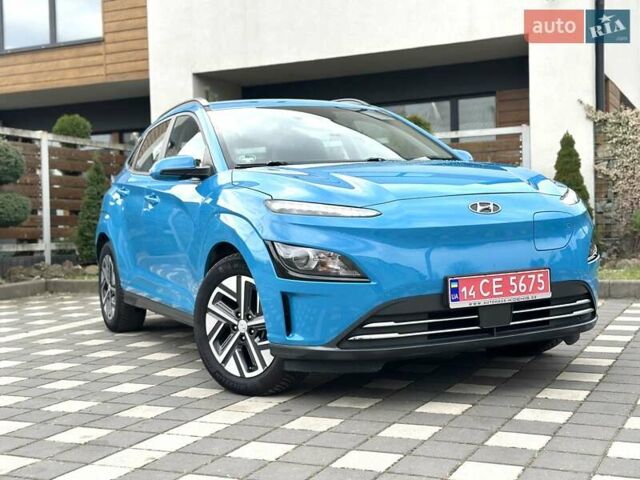 Синий Хендай Kona Electric, объемом двигателя 0 л и пробегом 49 тыс. км за 19950 $, фото 2 на Automoto.ua