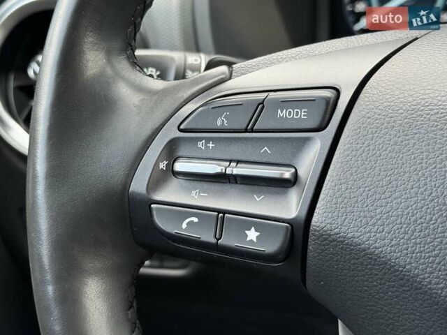 Синий Хендай Kona Electric, объемом двигателя 0 л и пробегом 84 тыс. км за 17900 $, фото 16 на Automoto.ua