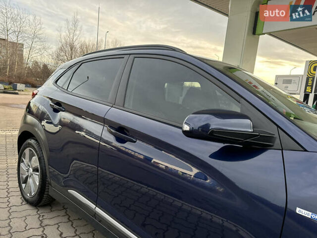 Синий Хендай Kona Electric, объемом двигателя 0 л и пробегом 65 тыс. км за 18500 $, фото 20 на Automoto.ua