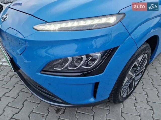 Синий Хендай Kona Electric, объемом двигателя 0 л и пробегом 95 тыс. км за 16600 $, фото 1 на Automoto.ua