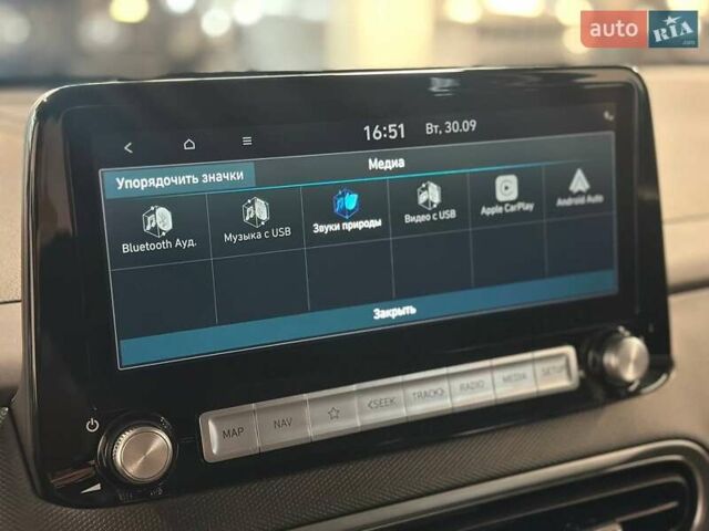 Синий Хендай Kona Electric, объемом двигателя 0 л и пробегом 31 тыс. км за 17700 $, фото 20 на Automoto.ua