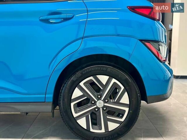 Синий Хендай Kona Electric, объемом двигателя 0 л и пробегом 31 тыс. км за 17700 $, фото 6 на Automoto.ua