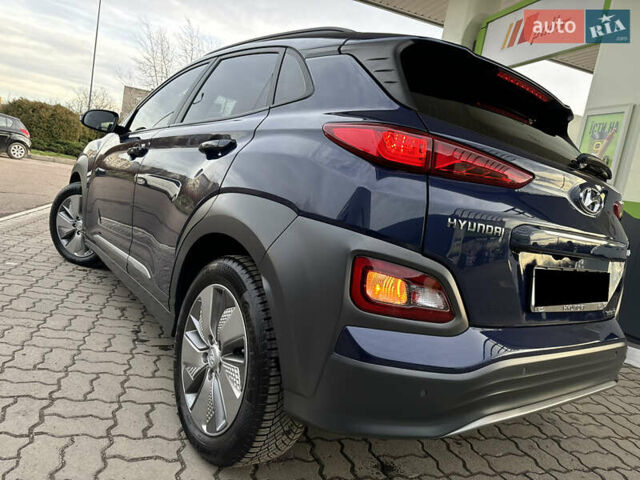 Синий Хендай Kona Electric, объемом двигателя 0 л и пробегом 65 тыс. км за 18500 $, фото 51 на Automoto.ua