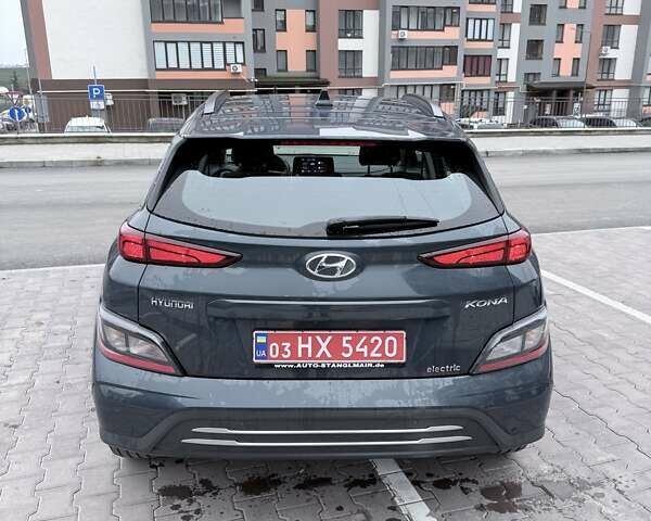 Синий Хендай Kona Electric, объемом двигателя 0 л и пробегом 60 тыс. км за 16300 $, фото 4 на Automoto.ua