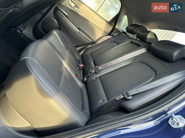 Синий Хендай Kona Electric, объемом двигателя 0 л и пробегом 65 тыс. км за 18500 $, фото 86 на Automoto.ua