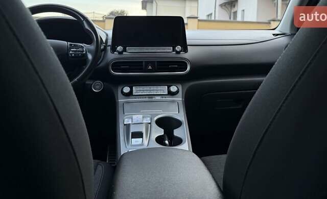 Синій Хендай Kona Electric, об'ємом двигуна 0 л та пробігом 74 тис. км за 16950 $, фото 90 на Automoto.ua