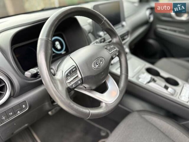 Синий Хендай Kona Electric, объемом двигателя 0 л и пробегом 49 тыс. км за 19950 $, фото 100 на Automoto.ua