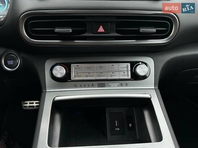 Синій Хендай Kona Electric, об'ємом двигуна 0 л та пробігом 69 тис. км за 22900 $, фото 68 на Automoto.ua